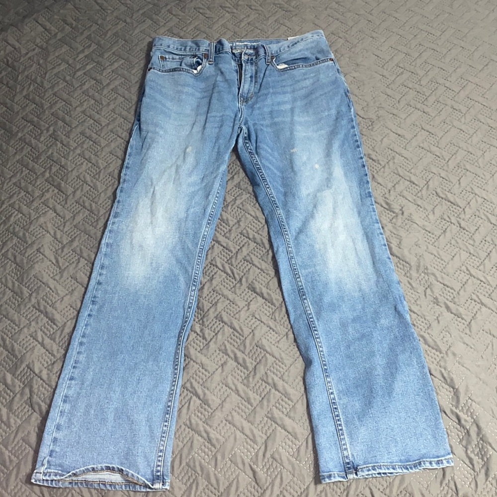 LIGHT BLUE STRAIGHT FIT OLD NAVY BLUE JEANS